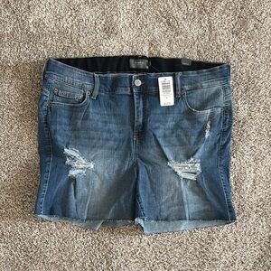 Torrid NWT US 20 Denim Blue Distressed Women Shorts